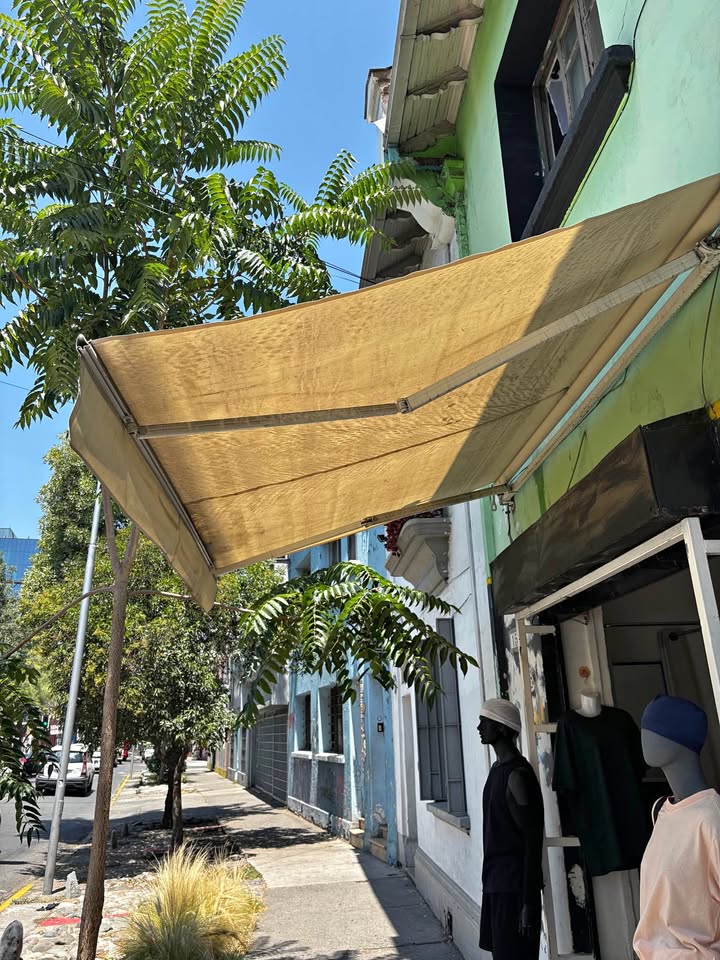 Instalación de Toldo Retráctil